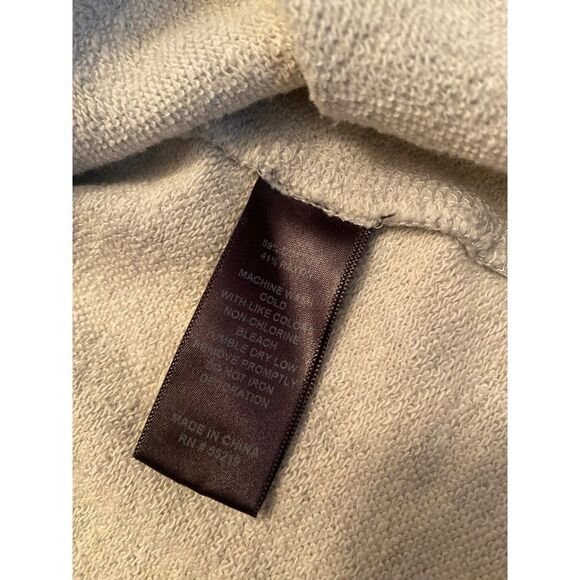 Disney, mickey mouse graphic cropped raw hem long sleeve pullover sweater sz XS - Picture 8 of 8